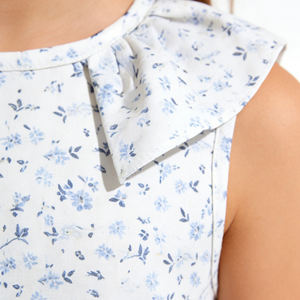 فستان صيفي للبنات الصغيرات بالجملة، فستان قطني بتصميم كلاسيكي بدون أكمام، فستان أطفال لطيف أزرق مزين بالزهور - Product Image 5