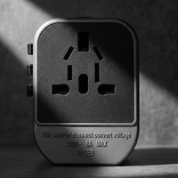 Adaptador de Viaje Portátil USB Tipo C 3 en 1 con Clavijas Retráctiles, Enchufe Global, Paquete Ligero