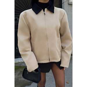 เสื้อแจ็คเก็ตซิปสำหรับผู้หญิงพร้อมดีเทลกระเป๋าสีครีม - Product Image 5