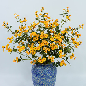 Flores Artificiales Dongchen Crafts en Jarrón, Rosa Amarilla de Tallo Único, Decoración para el Hogar y Bodas, Arte Floral de Tela de Alta Gama - Product Image 1