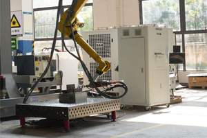 Robot industriel à 6 axes, machine de soudage au laser à fibre, automatique, haute puissance, Fanuc M-710iC70, refroidissement par eau, haute efficacité - Product Image 3