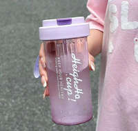 Gobelet portable en plastique de 600 ml avec sangle de poignet, paille anti-fuite, logo personnalisable pour la rentrée scolaire, les filles, l'été et le camping