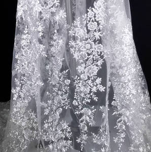 Abito da sposa di fascia alta ricamato con paillettes bianche, tessuto di maglia riempito di osso, tessuto da ricamo di posizionamento - Product Image 4