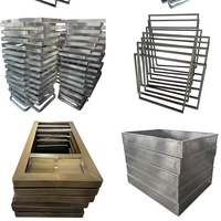 Fabrication sur mesure de cadres métalliques en acier inoxydable et aluminium, découpe laser de précision, soudage, polissage de surface, mobilier industriel
