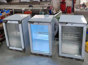 Réfrigérateur commercial de barre de <span class=keywords><strong>porte</strong></span> en verre sous le comptoir réfrigérateur de bière de bouteille un refroidisseur <span class=keywords><strong>noir</strong></span> de barre arrière de <span class=keywords><strong>porte</strong></span> - Product Image 2