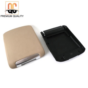 Pièces de haute qualité fabriquées en Chine de couvercle de boîte de rangement central en cuir beige avec serrure pour FJ200 Lnad <span class=keywords><strong>Cruiser</strong></span> LC200 - Product Image 1