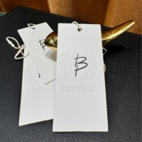Étiquettes volantes en papier écologique avec logo de haute qualité en forme de fleur chaussures étiquettes de vêtement étiquette carte vêtements étiquettes volantes avec ficelle
