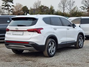 Blanche 2023 Nouvelle Santa Fe TM Auto 4x4 SUV Familial Coréen d'Occasion Abordable avec Coffre LED et BSD - Product Image 2