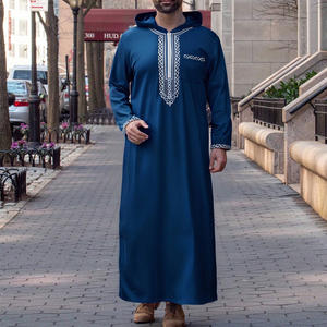 Vêtement islamique modeste, robe thobe noire à capuche brodée pour hommes, thawb avec fermeture éclair, vêtements arabes jubah, vente en gros - Product Image 4