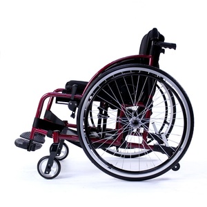 Fauteuil roulant sport actif de haute qualité Fauteuil roulant manuel léger <span class=keywords><strong>en</strong></span> <span class=keywords><strong>aluminium</strong></span> de 24 pouces - Product Image 5
