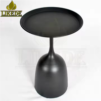 Table de chevet moderne en métal noir Base de table basse élégante trompette tulipe avec pieds de meuble
