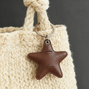 Llavero Colgante de PU con Diseño de Estrella de Dibujos Animados, Brillante y Ligero, Bonito Adorno para Bolso de Mano, Moderno para Mujer - Product Image 6