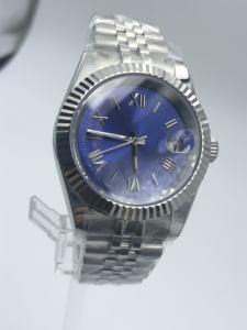 Montre mécanique pour homme avec logo personnalisé, lunette cannelée, cadran soleil argenté, mouvement japonais NH35A, montre-bracelet de luxe OEM - Product Image 4