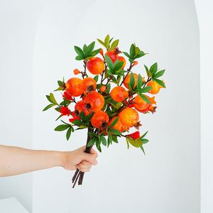 Branche de grenade artificielle rouge et orange en PVC souple, décoration d'intérieur, accessoire de mariage - Product Image 3