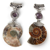 Grand pendentif en forme de coquille d'ammonite naturelle
