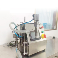 Machine semi-automatique de haute précision pour le remplissage de sachets de 200 ml (shampooing, eau pure, liquides, pâtes, crèmes épaisses, boissons, huiles, miel) avec contrôle PLC