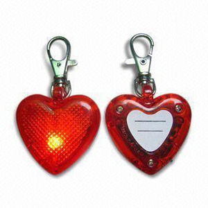 Luz de seguridad para mascotas, luz Led parpadeante con forma de corazón multicolor, fácil de quitar - Product Image 1