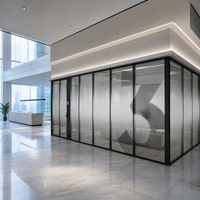 Cloison modulaire de 74 mm avec cadre en aluminium, mur acoustique à haute résistance aux chocs, mur en verre trempé pour espace de bureau
