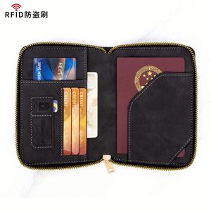 Porte-passeport en cuir PU avec logo personnalisé - Portefeuille de voyage épais et coloré pour passeport et cartes, idéal pour les cadeaux promotionnels - Product Image 3