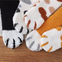 Chaussettes douillettes à imprimé chat pour femme, motif patte mignon, douces, chaudes et confortables, tendance multicolore pour le sommeil