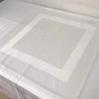 Serviettes de table en satin 100% coton avec bordure en satin pour hôtel