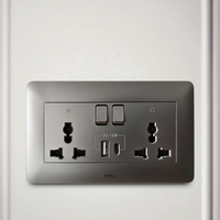 Prise universelle MGA High Standards 250V Twin avec interrupteur et indicateur et hôtel USB Type a & C PD 18W avec logo personnalisé