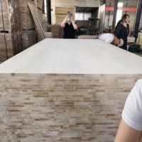 Panneaux en bois massif peuplier blanchi de couleur naturelle du fabricant