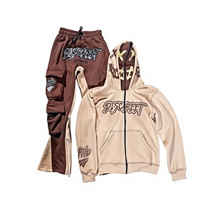Conjuntos Deportivos con Cierre Completo para Hombre, Tallas Grandes, Ligeros, con Logotipo Bordado, Bolsillos Tipo Cargo, Pantalones Deportivos Anchos, Sudadera con Capucha, Sialkot, Pakistán - Product Image 1