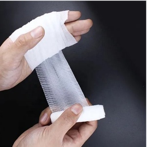 Bande élastique respirante médicale de haute qualité PBT pour rouleau de pansement de gaze de soins de plaies de premiers soins - Product Image 2