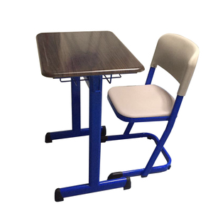 Set Moderno di Tavolo e Sedie in Legno per Bambini, Ideale per Scuola e Stimolazione dell'Apprendimento del Disegno - Product Image 6