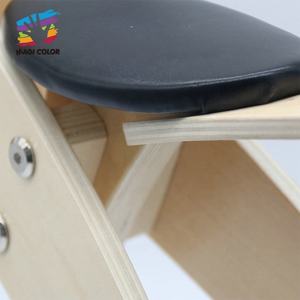 Mini vélo d'équilibre <span class=keywords><strong>en</strong></span> <span class=keywords><strong>bois</strong></span> à <span class=keywords><strong>3</strong></span> <span class=keywords><strong>roues</strong></span> pour enfants W16C223 - Product Image 5