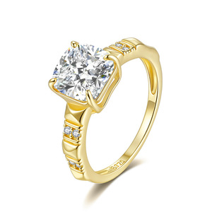 Anillo de Plata de Ley S925 con Moissanita Cuadrada, Anillo de Lujo Ligero para Mujer, Anillo de Compromiso, Joyería para el Dedo Índice para Uso Diario - Product Image 1