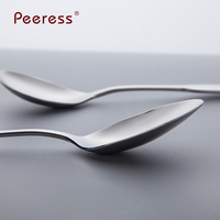 Vente en gros et distribution d'ensembles de couverts de luxe en acier inoxydable de style européen haut de gamme pour mariages et restaurants, y compris cuillères, fourchettes et couteaux personnalisés.