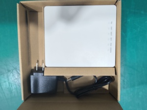 HG8120C Version Boîtier Plat Grande Taille XPON GPON ONU 1GE+1FE+1POTS Sans WiFi Modem Optique Filaire Mural FTTH - Product Image 2