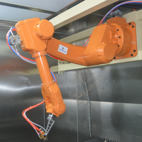 Cabine de peinture entièrement fermée avec robot de peinture par pulvérisation contrôlé par PLC pour meubles et produits en plastique