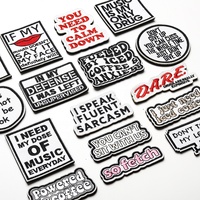 Série Blanche Bestseller : Lettres Brodéées en PVC et Feutre Non-Tissé pour Écussons de Vêtements, Sacs à Dos, Chaussures, Chapeaux et Accessoires
