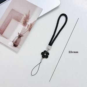 Cordon de téléphone coloré motif trèfle et camélia, en polyester tressé artisanal + boucle en alliage + matériau PP, style minimaliste, sangle chaîne - Product Image 6