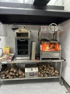 Ember Box and Grill YGS500 Construcción duradera de acero al carbono y hierro - Product Image 3