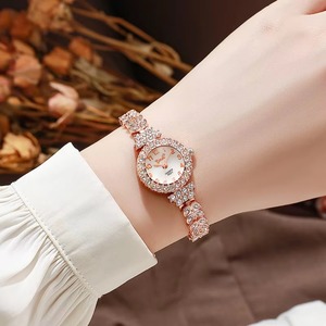 Reloj para Mujer, Nuevo Modelo con Incrustaciones de Diamantes, Reloj de Pulsera de Aleación, Regalo Moderno y Elegante, Reloj de Pulsera para Dama - Product Image 3