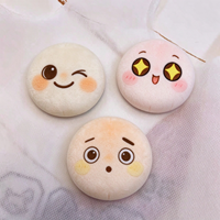 Badge en peluche anime personnalisé et mignon, fabricant de badges circulaires en peluche, vente en gros directe d'usine, produit populaire et très demandé