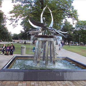 Sculpture de <span class=keywords><strong>fontaine</strong></span> en acier inoxydable de conception de cygne animal de jardin pour la décoration - Product Image 1