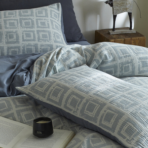 Parure de lit de luxe légère en coton brossé, quatre pièces, comprenant drap, couvre-lit, couette et housse de couette en coton chaud - Product Image 5
