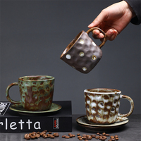 Tasse à café en grès rustique irrégulière façonnée à la main avec soucoupe 280 ml, glaçure effet four, ensemble de tasses en céramique pour le thé de l'après-midi