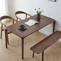 Ensemble de salle à manger de style farmhouse français de luxe, table et chaises en bois massif pour 4 personnes, pour applications hôtelières
