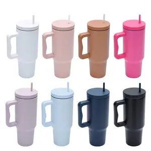 Tasse de voiture portable pour l'extérieur Grande capacité 40oz Double vide Tasse thermos en acier inoxydable Poignée Tasse à paille