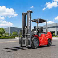 Chariot élévateur électrique à quatre roues Liftron CPD35L 3500 kg, capacité de levage de charges en extérieur, adaptabilité au terrain, direction stable