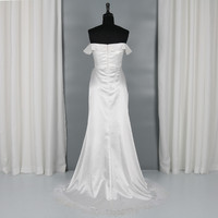Neues Design Brautkleid Ärmellose Brautkleider Weiße Hochzeit Satin Long Trail Brautkleid Mit Feder