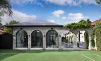 Puertas de vidrio de hierro bajo Outswing de metal de estilo francés Diseño moderno con ventanas en forma de arco y parrilla para hoteles