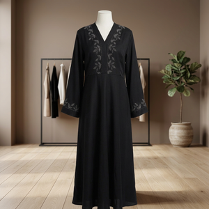 Elegante Abaya Negra de Chifón con Bordado de Hojas - Product Image 3