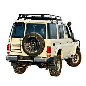 SUV d'occasion 2022 5 places Hardtop CC4500 V8 4x4 Diesel Automatique avec toit rigide en alliage d'aluminium R17 et sièges en tissu - Product Image 1